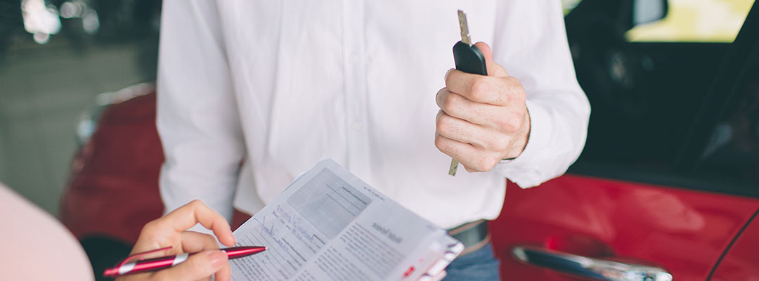 Wat is voordeliger: een voertuig zakelijk kopen of leasen?